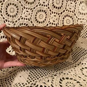 Scalloped Edge Circular Woven Straw Reed Basket